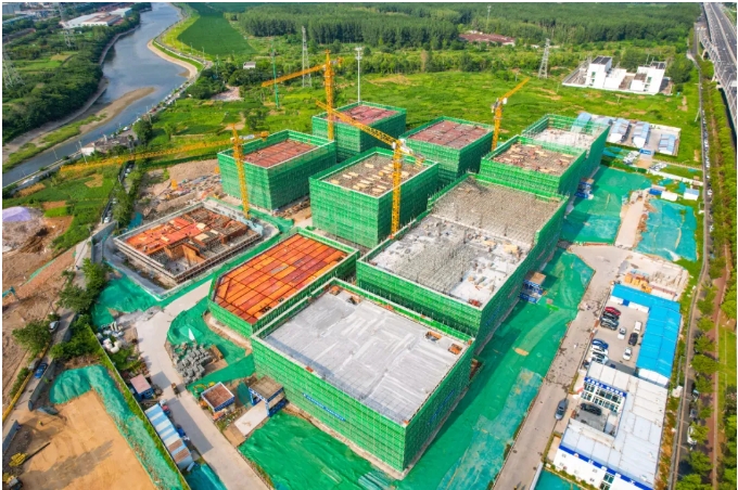 浦仪公路旁，竖起产业新地标